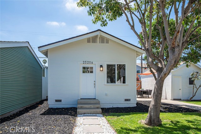 Detail Gallery Image 37 of 60 For 2520 East Sixth Street, Long Beach,  CA 90814 - 4 Beds | 3 Baths