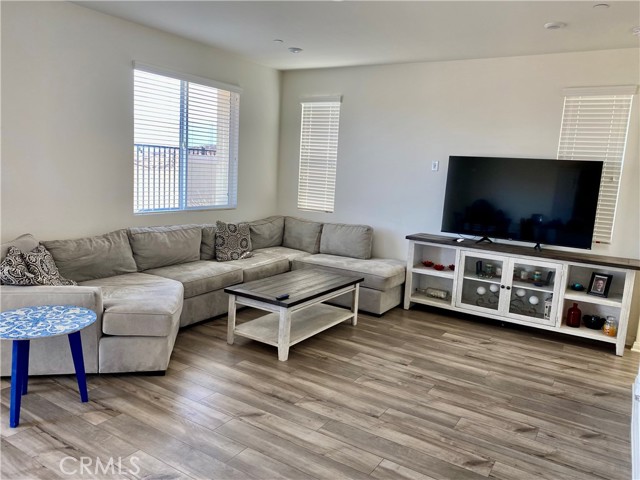 934 Helena Ridge, Lake Elsinore CA: https://media.crmls.org/medias/c6527592-6fc6-45df-a614-1ceef6401bd6.jpg