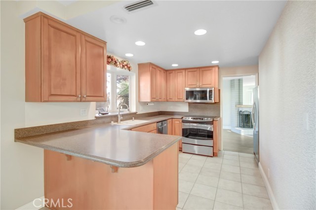 Detail Gallery Image 9 of 27 For 2523 College Ln, La Verne,  CA 91750 - 4 Beds | 2 Baths