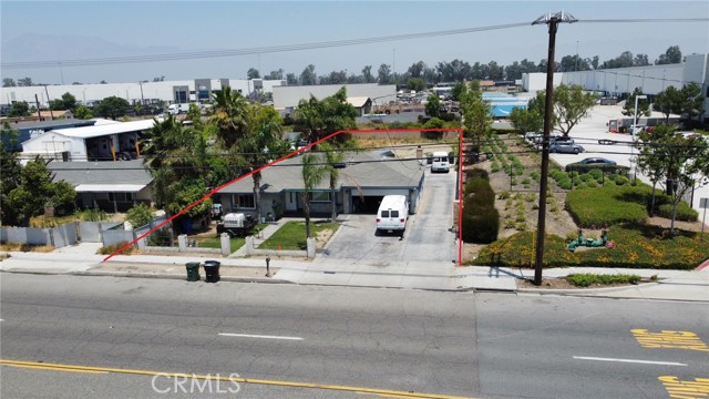 17744 Slover Avenue, Bloomington CA: https://media.crmls.org/medias/c653a633-63e9-4c63-9748-511d07e61f1e.jpg
