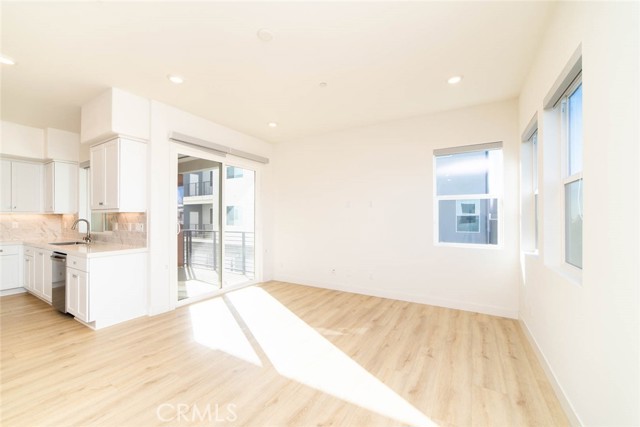 Detail Gallery Image 4 of 30 For 155 Baluster, Irvine,  CA 92618 - 3 Beds | 3/1 Baths