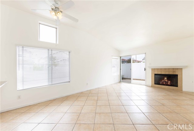 44630 Arbor Lane, Temecula CA: https://media.crmls.org/medias/c6542f25-7b00-4051-af4a-19536319089a.jpg
