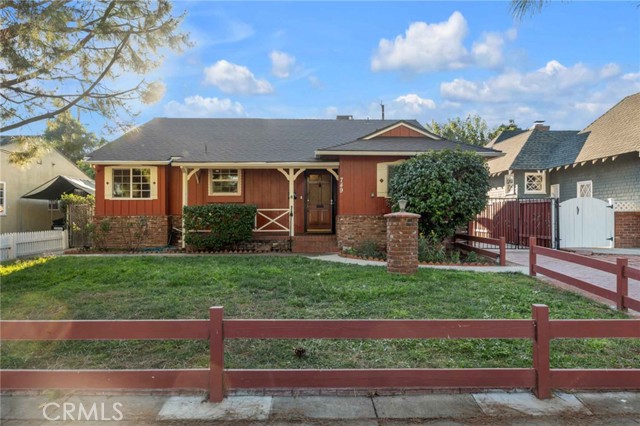 Detail Gallery Image 2 of 53 For 749 N Niagara St, Burbank,  CA 91505 - 3 Beds | 2/1 Baths