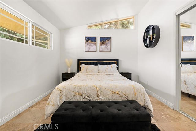 Detail Gallery Image 16 of 27 For 20300 Oxnard, Woodland Hills,  CA 91367 - 3 Beds | 2 Baths