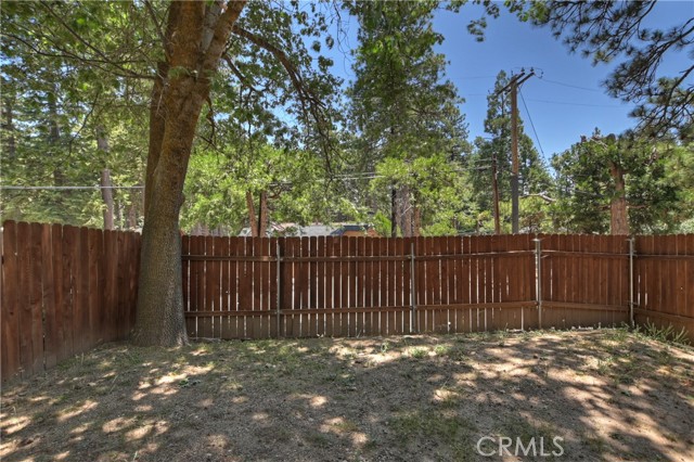 31816 Silver Spruce Drive, Running Springs CA: https://media.crmls.org/medias/c65552c3-3bd5-4603-b40f-6a48f0ab1215.jpg