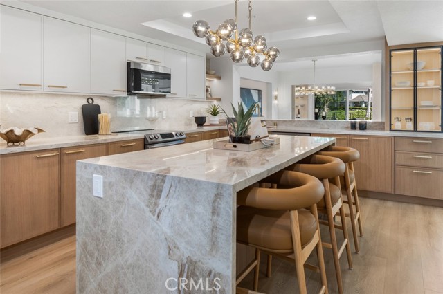 Detail Gallery Image 4 of 40 For 22576 Lake Forest Lane, Lake Forest,  CA 92630 - 4 Beds | 2/1 Baths