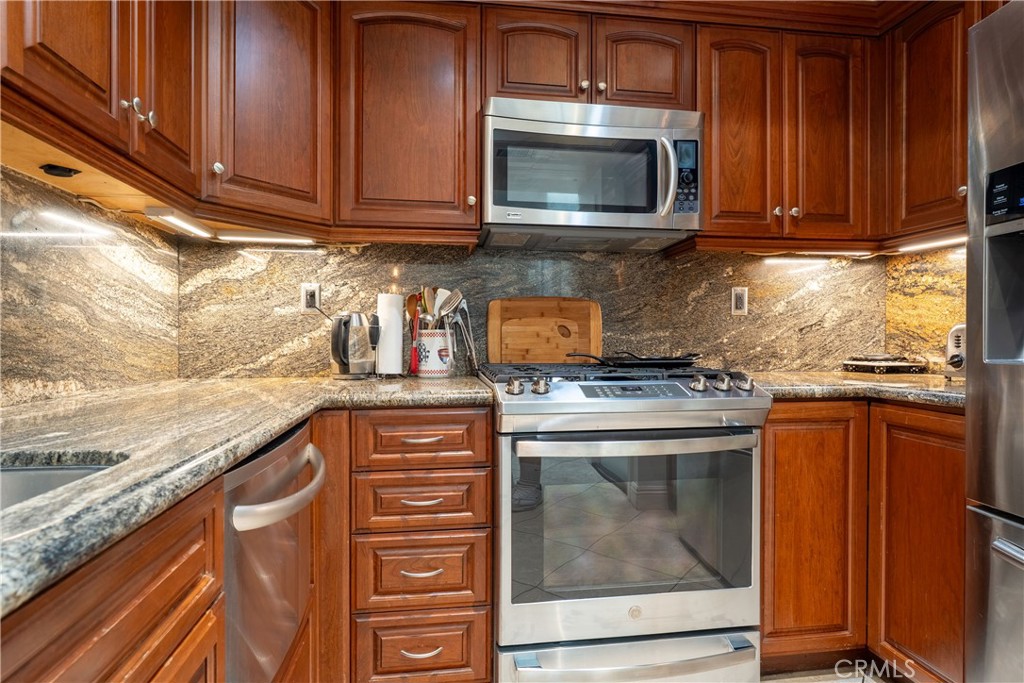 MLS #OC25219880 image #4