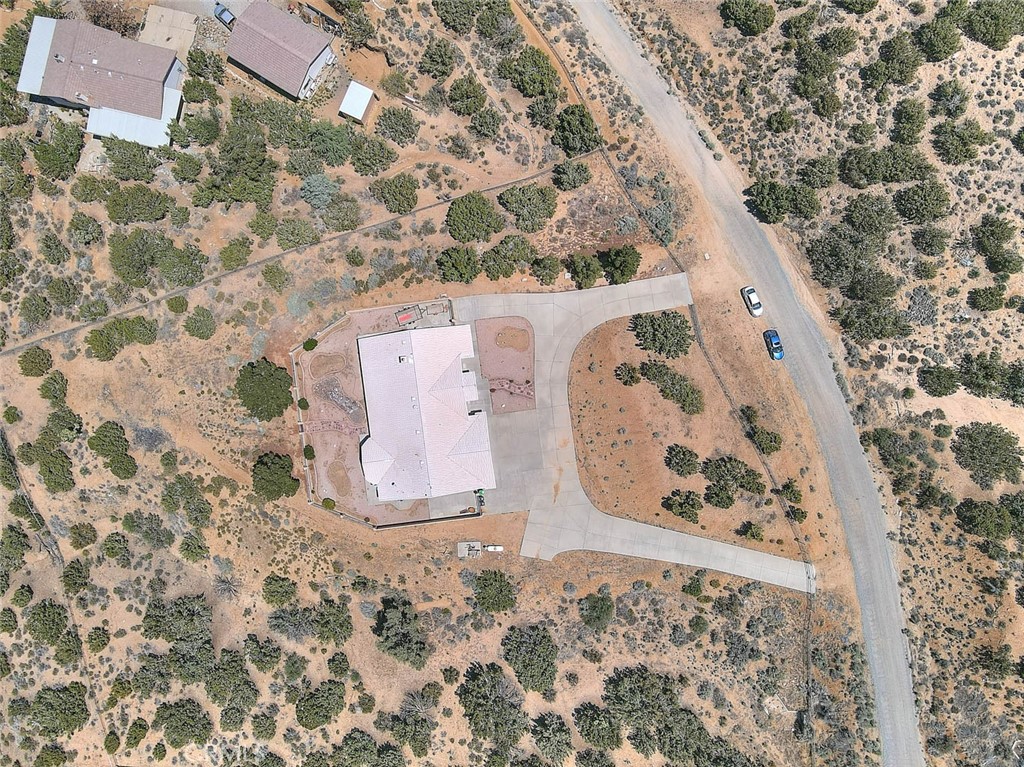 https://media.crmls.org/medias/c6577e72-27c6-4312-b3d4-10a57dbcaf18.jpg?preset=X-Large