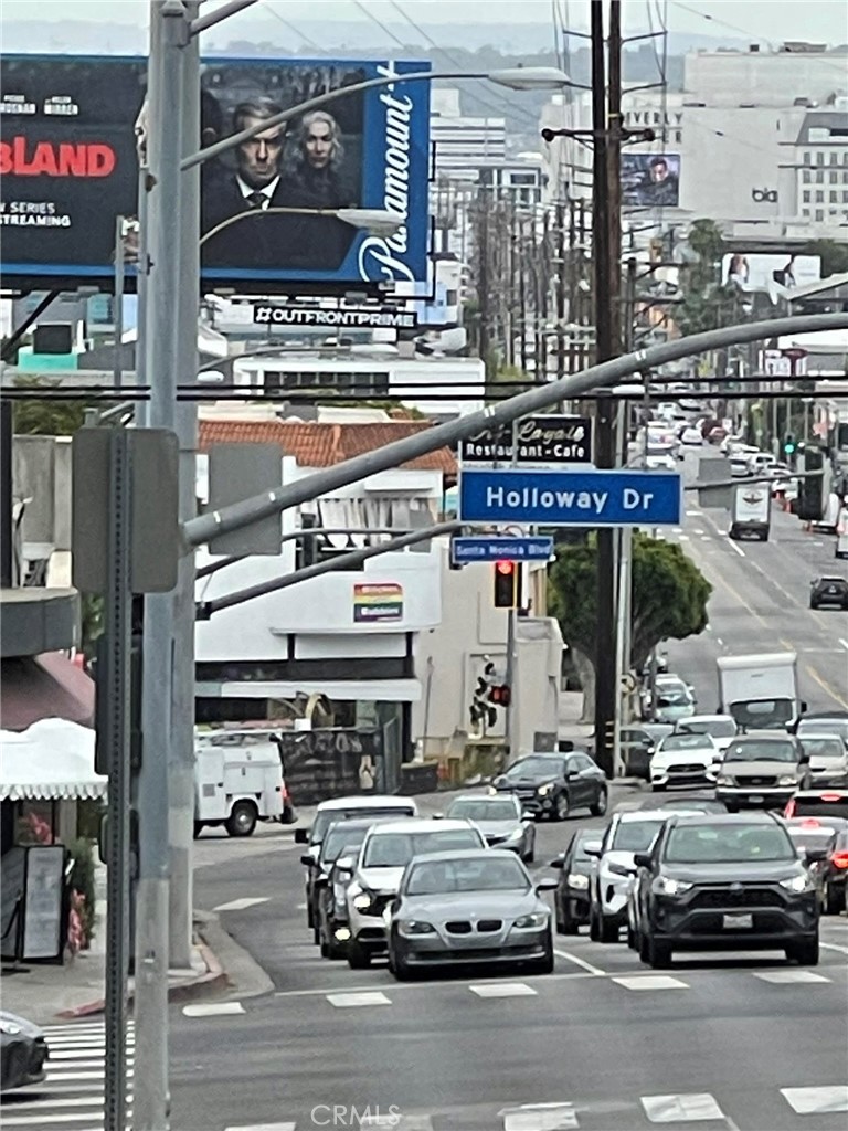 https://media.crmls.org/medias/c657f908-fe89-4e2e-b4b7-9d7f59507cf2.jpg?preset=X-Large