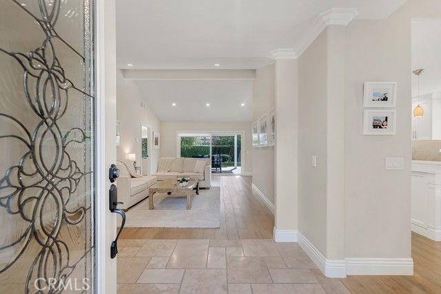 Detail Gallery Image 2 of 34 For 2362 Leeward Cir, Westlake Village,  CA 91361 - 2 Beds | 2 Baths