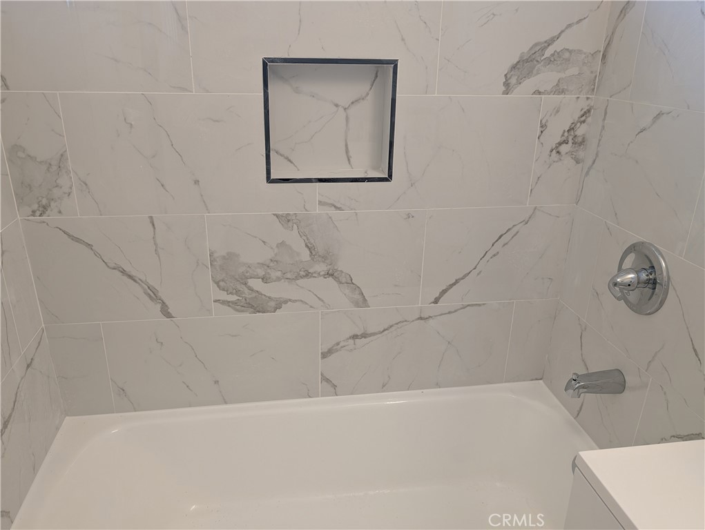 https://media.crmls.org/medias/c658ca69-cb2b-443d-b429-afe971b44961.jpg?preset=X-Large