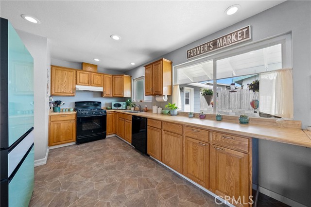 494 S Whipple Street, Fort Bragg CA: https://media.crmls.org/medias/c6594d59-a6ef-426b-a539-84c97c550a7f.jpg