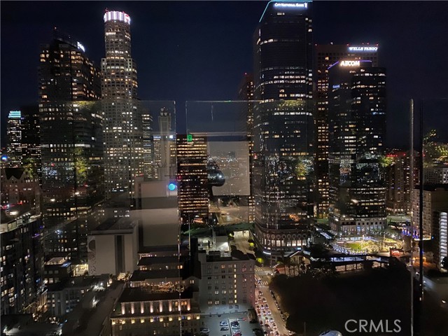 Detail Gallery Image 2 of 27 For 400 S Broadway #1813,  Los Angeles,  CA 90013 - 1 Beds | 1 Baths