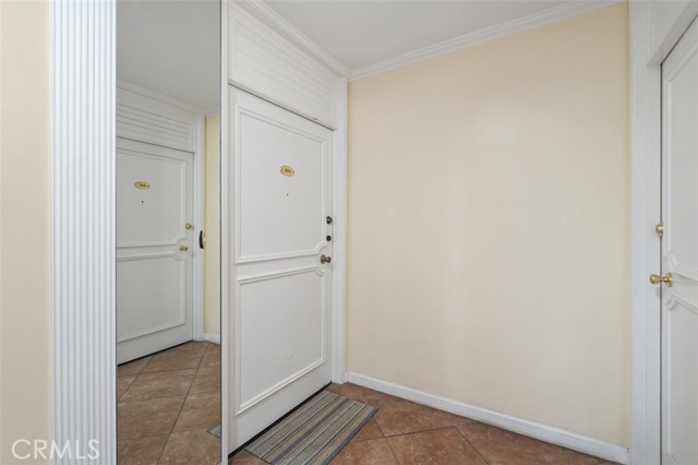 540 Kelton Avenue, Los Angeles CA: https://media.crmls.org/medias/c65a2929-f051-4329-9b84-c348d39f7248.jpg