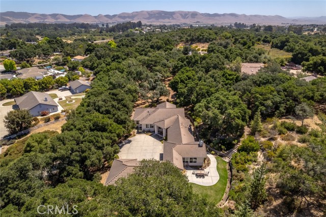 615 Sweet Donna Place, Nipomo CA: https://media.crmls.org/medias/c65afbd6-8643-4b38-b437-c3f6efb38a86.jpg
