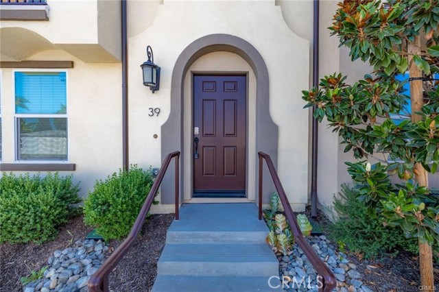 Detail Gallery Image 2 of 18 For 120 S Pacific Ave #39,  Santa Ana,  CA 92703 - 4 Beds | 3/1 Baths