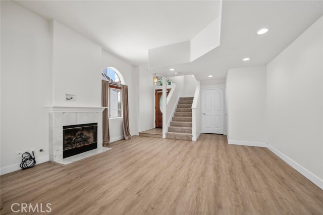 Detail Gallery Image 8 of 25 For 2525 Orange Ave #C,  Costa Mesa,  CA 92627 - 3 Beds | 2/1 Baths