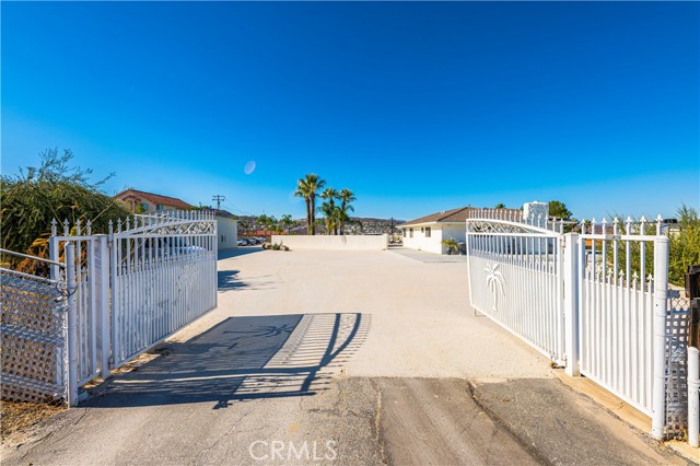 Detail Gallery Image 2 of 56 For 22475 Loch Lomond Dr, Canyon Lake,  CA 92587 - 3 Beds | 2/1 Baths