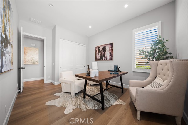 Detail Gallery Image 12 of 55 For 100 Henderson, Irvine,  CA 92620 - 4 Beds | 4/1 Baths
