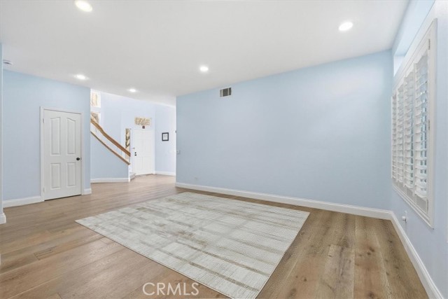 Detail Gallery Image 14 of 48 For 298 Saint Thomas, Oak Park,  CA 91377 - 5 Beds | 3 Baths