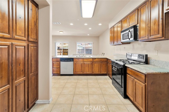 Detail Gallery Image 16 of 50 For 14119 Jicarilla Road, #204, Apple Valley,  CA 92307 - 3 Beds | 2/1 Baths