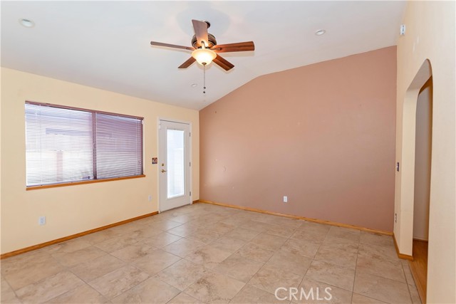 Detail Gallery Image 15 of 45 For 11043 Rome Beauty Dr, California City,  CA 93505 - 3 Beds | 2 Baths
