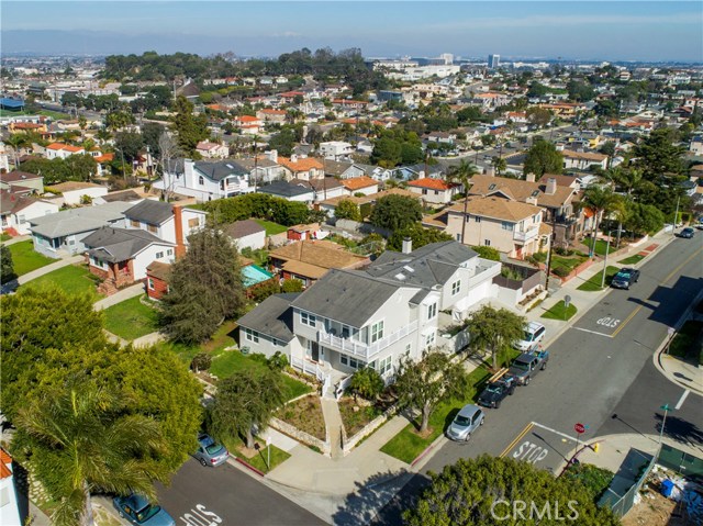 1028 Ynez Avenue, Redondo Beach, California 90277, 4 Bedrooms Bedrooms, ,2 BathroomsBathrooms,Residential,Sold,Ynez,SB17031296