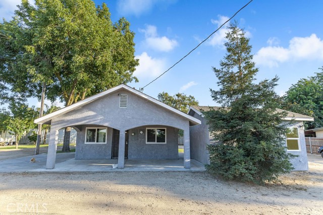 Detail Gallery Image 1 of 27 For 5867 Eucalyptus Ave, Winton,  CA 95388 - 4 Beds | 2 Baths