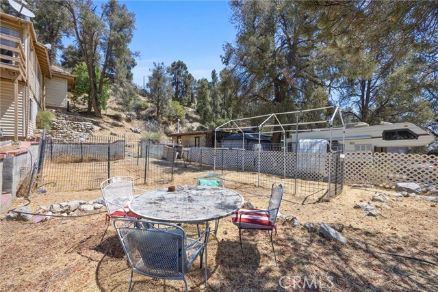 4111 Grant Trail, Frazier Park CA: https://media.crmls.org/medias/c660b505-7376-4011-954f-6fb87f089ae9.jpg