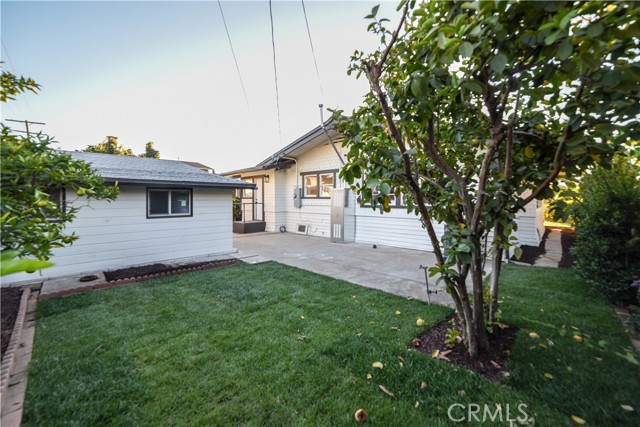 748 N Kenmore, Los Angeles CA: https://media.crmls.org/medias/c660d465-5518-47ba-8794-990103b97622.jpg