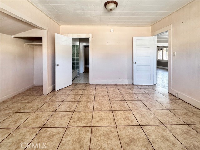 Detail Gallery Image 7 of 29 For 614 W 60th St, Los Angeles,  CA 90044 - – Beds | – Baths