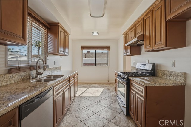 Detail Gallery Image 14 of 23 For 14808 Aztec, Sylmar,  CA 91342 - 3 Beds | 2 Baths