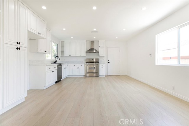 Detail Gallery Image 11 of 44 For 11127 Monogram Ave, Granada Hills,  CA 91344 - 3 Beds | 2 Baths