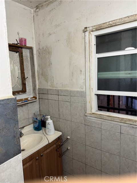 1509 S. Burris Ave, Compton CA: https://media.crmls.org/medias/c661fdbc-9f93-4942-9d56-99ce151b7407.jpg