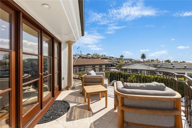 212 John Street, Manhattan Beach, California 90266, 6 Bedrooms Bedrooms, ,7 BathroomsBathrooms,Residential,For Sale,John,SB24244101