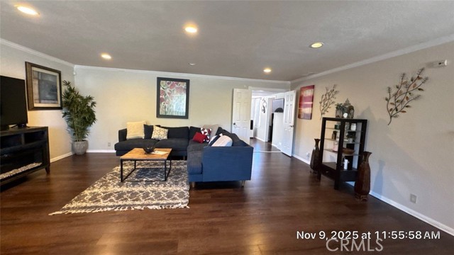 Detail Gallery Image 4 of 18 For 14191 Wilmot, Moreno Valley,  CA 92555 - 7 Beds | 4 Baths