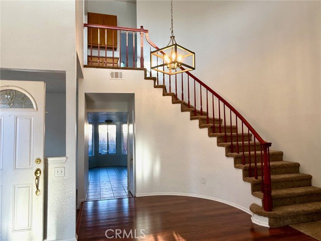 Detail Gallery Image 3 of 23 For 37509 Royal Ct, Palmdale,  CA 93552 - 4 Beds | 3 Baths