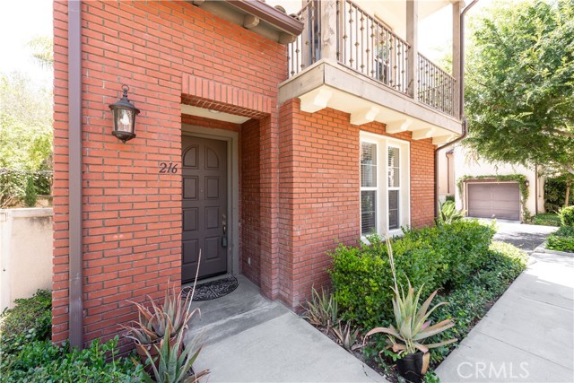 Detail Gallery Image 1 of 34 For 216 Tall Oak, Irvine,  CA 92603 - 3 Beds | 3/1 Baths