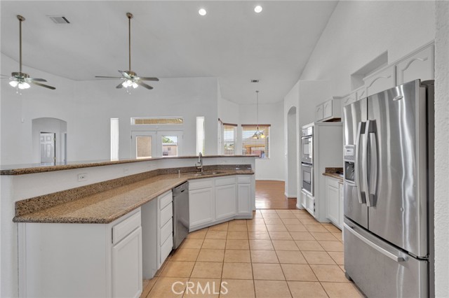 21350 Ramona Avenue, Apple Valley CA: https://media.crmls.org/medias/c6630394-09a4-4687-a6cf-8acaeee3db51.jpg