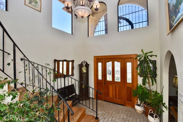 1924 Surrey Way, Paso Robles CA: https://media.crmls.org/medias/c6638459-ad01-4c4c-b05e-d8dd305d4ae6.jpg