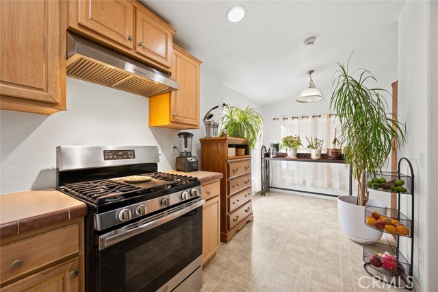 Detail Gallery Image 5 of 18 For 309 Mohr St, Lake Elsinore,  CA 92530 - 4 Beds | 2 Baths