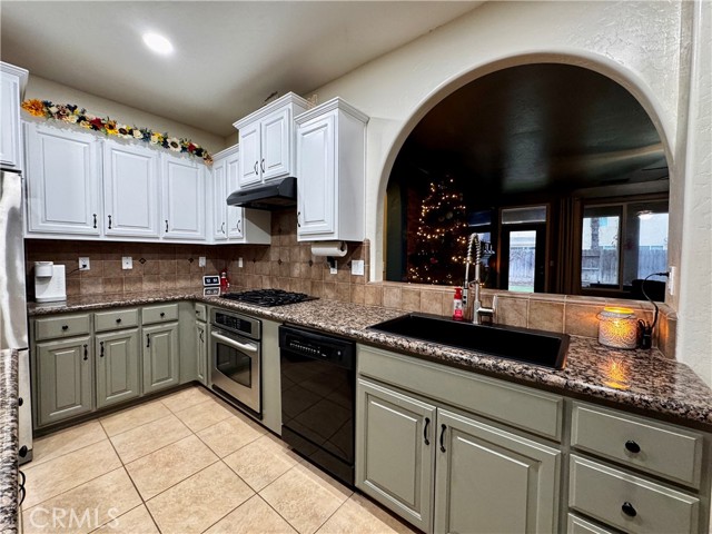 Detail Gallery Image 33 of 55 For 2945 W Vine, Visalia,  CA 93291 - 4 Beds | 2 Baths