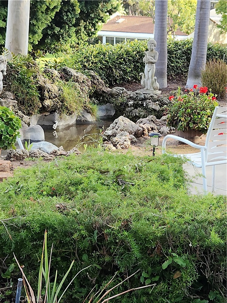 https://media.crmls.org/medias/c6649b96-166d-49d2-85a9-0f8451ae9752.jpg?preset=X-Large
