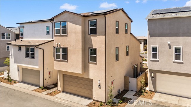 410 Lobata, Irvine CA: https://media.crmls.org/medias/c664ac23-573e-4311-92c0-22b00b39c8a2.jpg