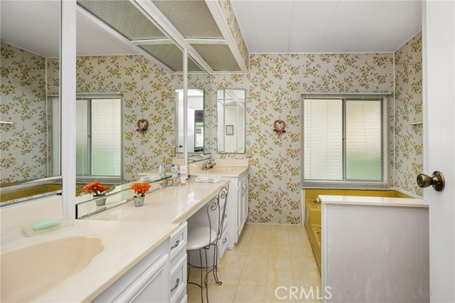 Detail Gallery Image 14 of 36 For 5200 Irvine Bld #360,  Irvine,  CA 92620 - 2 Beds | 2 Baths