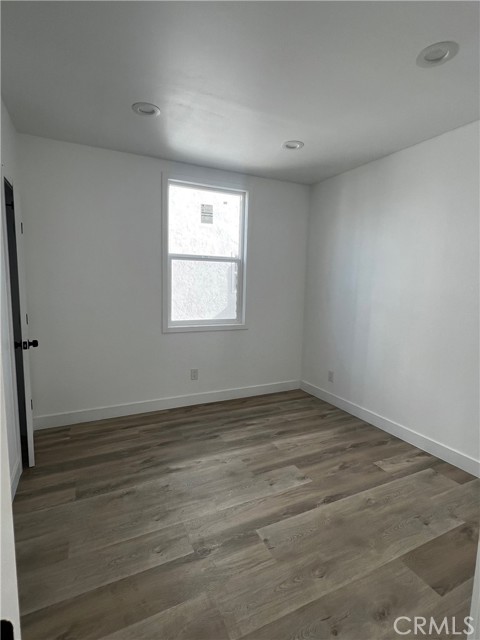 Detail Gallery Image 8 of 8 For 1125 43rd St, Los Angeles,  CA 90037 - 2 Beds | 2 Baths