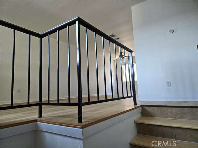 Detail Gallery Image 18 of 18 For 8338 Woodley Pl #7,  North Hills,  CA 91343 - 2 Beds | 2/1 Baths