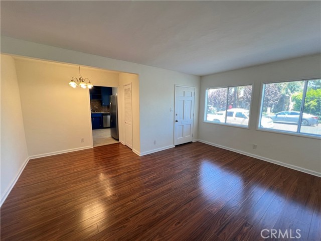 Detail Gallery Image 7 of 15 For 16836 Covello St, Lake Balboa,  CA 91406 - 2 Beds | 1 Baths