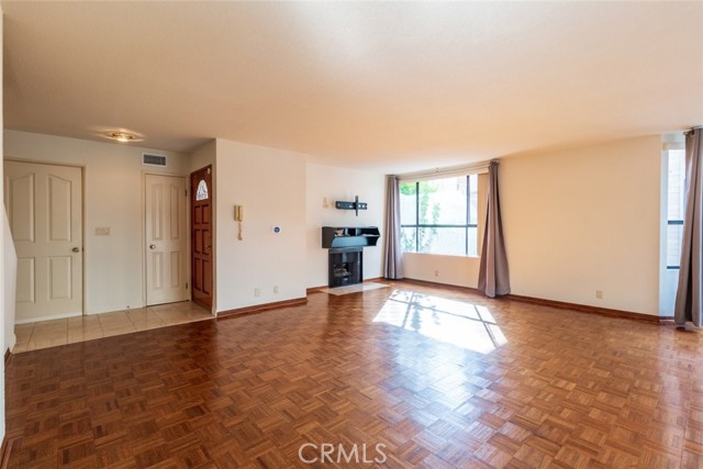 Detail Gallery Image 9 of 36 For 514 N Isabel St #C,  Glendale,  CA 91206 - 3 Beds | 2/1 Baths