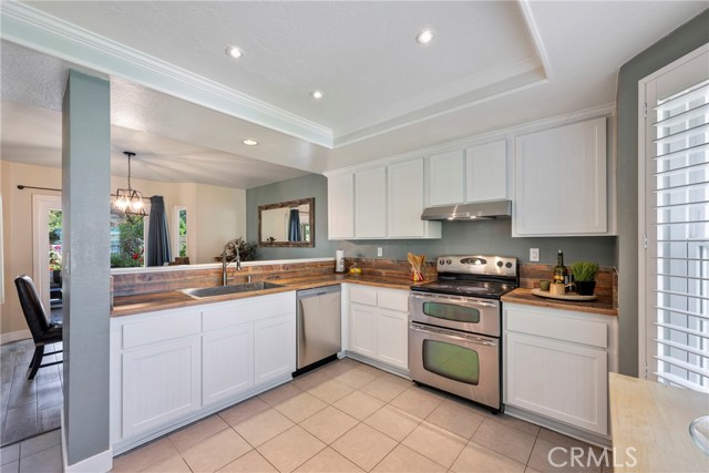 Detail Gallery Image 15 of 37 For 6060 East Summit Court, Anaheim Hills,  CA 92807 - 3 Beds | 2/1 Baths